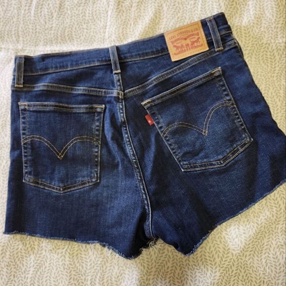LEVI'S Women's High Rise Dk Wash Blue Denim Fringed Summer Short Shorts Size 31 - Picture 3 of 12